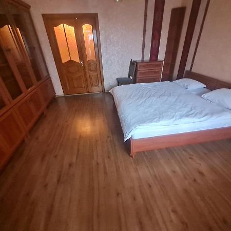 Апартаменти Кравчука, 34А, Порт Сіті Lutsʼk Dış mekan fotoğraf